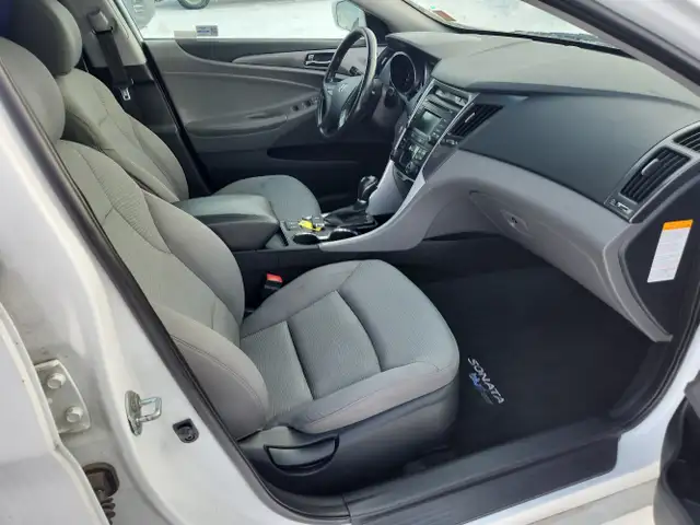 2015 Hyundai Sonata Hybrid - Photo 15