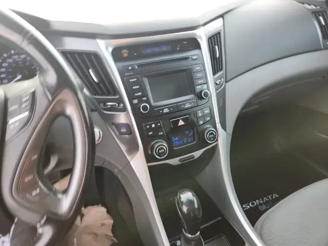 2015 Hyundai Sonata Hybrid - Photo 18