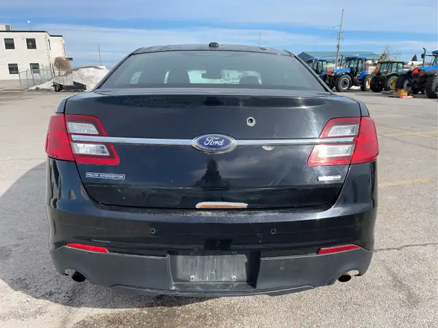 2017 Ford Taurus - Photo 4
