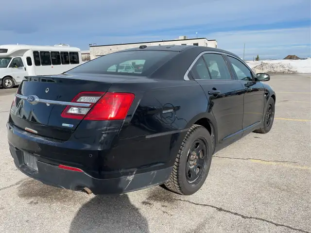 2017 Ford Taurus - Photo 5