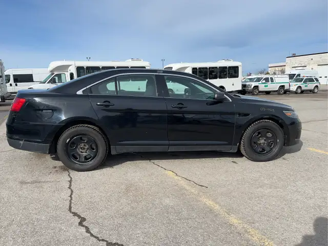 2017 Ford Taurus - Photo 6