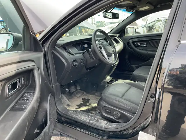 2017 Ford Taurus - Photo 12