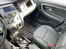 2017 Ford Taurus - Photo 16