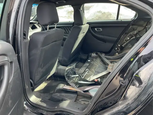 2017 Ford Taurus - Photo 17