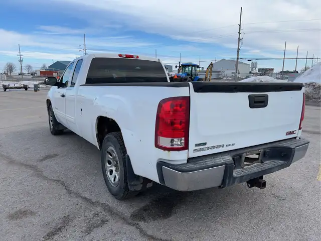 2011 GMC Sierra 1500 - Photo 3