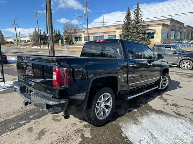 2018 GMC Sierra 1500 SLT Z71 PKG 4WD CREW CAB 5.3L V8 - Photo 4