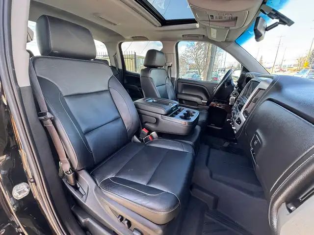 2018 GMC Sierra 1500 SLT Z71 PKG 4WD CREW CAB 5.3L V8 - Photo 10