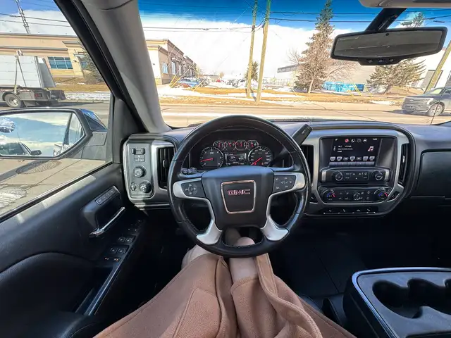 2018 GMC Sierra 1500 SLT Z71 PKG 4WD CREW CAB 5.3L V8 - Photo 11