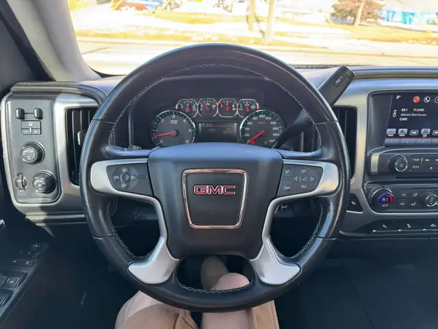 2018 GMC Sierra 1500 SLT Z71 PKG 4WD CREW CAB 5.3L V8 - Photo 12
