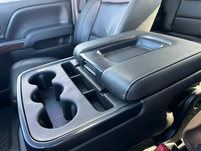 2018 GMC Sierra 1500 SLT Z71 PKG 4WD CREW CAB 5.3L V8 - Photo 17