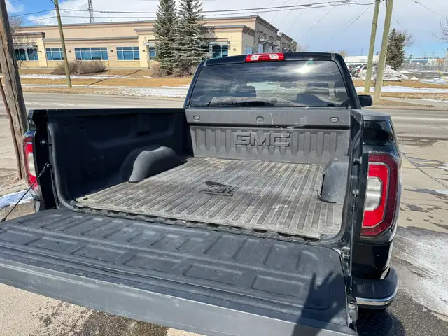 2018 GMC Sierra 1500 SLT Z71 PKG 4WD CREW CAB 5.3L V8 - Photo 22