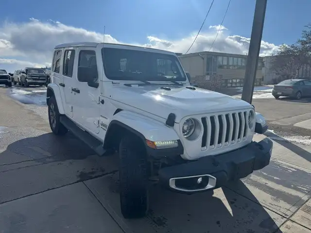 2019 Jeep Wrangler Sahara 4X4 - Photo 3