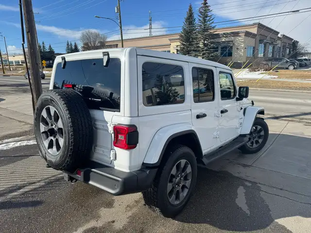 2019 Jeep Wrangler Sahara 4X4 - Photo 4