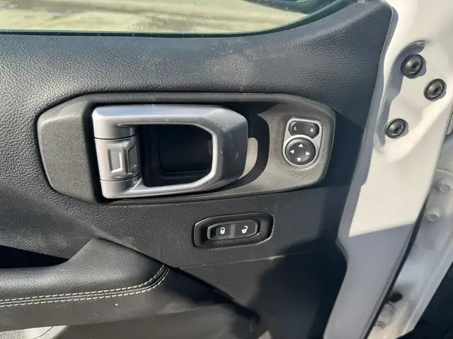 2019 Jeep Wrangler Sahara 4X4 - Photo 21