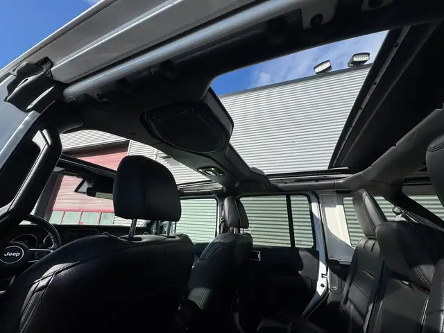 2019 Jeep Wrangler Sahara 4X4 - Photo 25