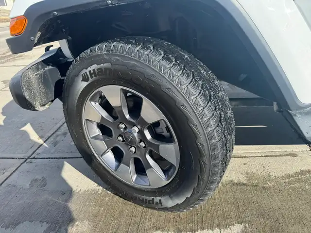 2019 Jeep Wrangler Sahara 4X4 - Photo 28