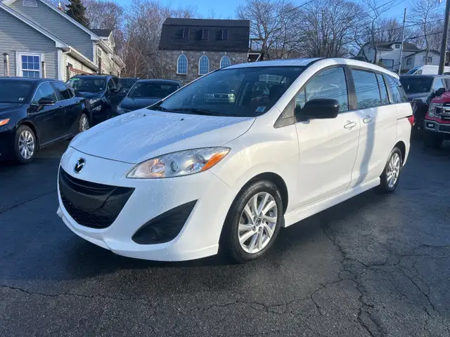 2016 Mazda 5 GS 6 Passenger, Easy on Fuel
