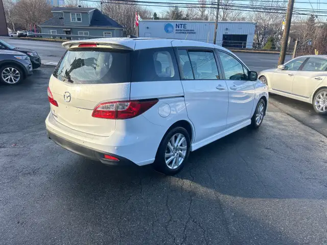2016 Mazda 5 GS 6 Passenger, Easy on Fuel - Photo 5
