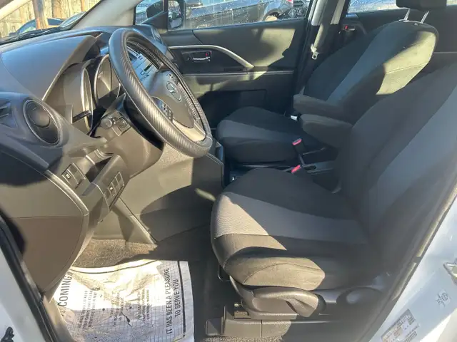 2016 Mazda 5 GS 6 Passenger, Easy on Fuel - Photo 13