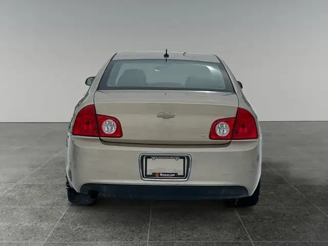 2008 Chevrolet Malibu LS / FWD - Photo 5