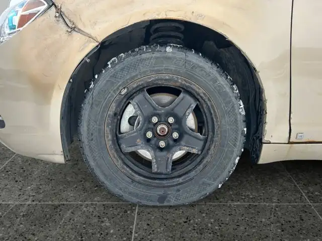 2008 Chevrolet Malibu LS / FWD - Photo 11