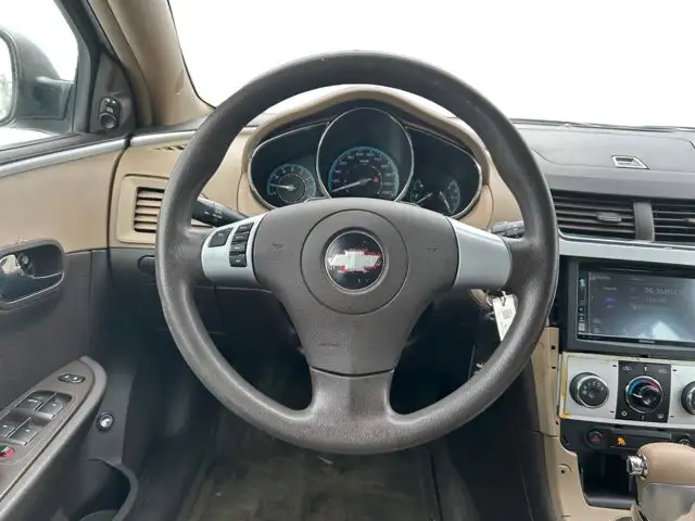 2008 Chevrolet Malibu LS / FWD - Photo 15