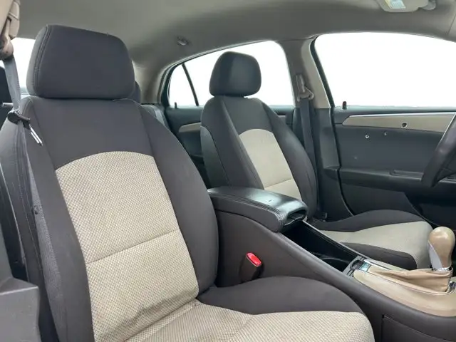 2008 Chevrolet Malibu LS / FWD - Photo 17