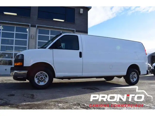 2022 GMC Savana Cargo Van 3500  Allonger  Moteur 6.0L V8  C - Photo 3