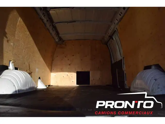 2022 GMC Savana Cargo Van 3500  Allonger  Moteur 6.0L V8  C - Photo 9