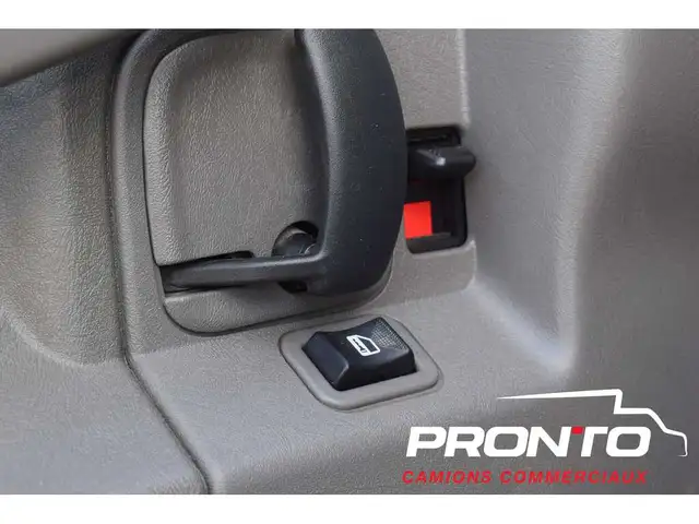 2022 GMC Savana Cargo Van 3500  Allonger  Moteur 6.0L V8  C - Photo 19