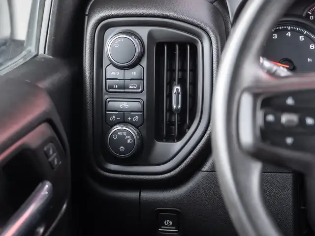 2021 Chevrolet Silverado 1500 - Low KM | Clean Carfax | 2.7L Tur - Photo 10