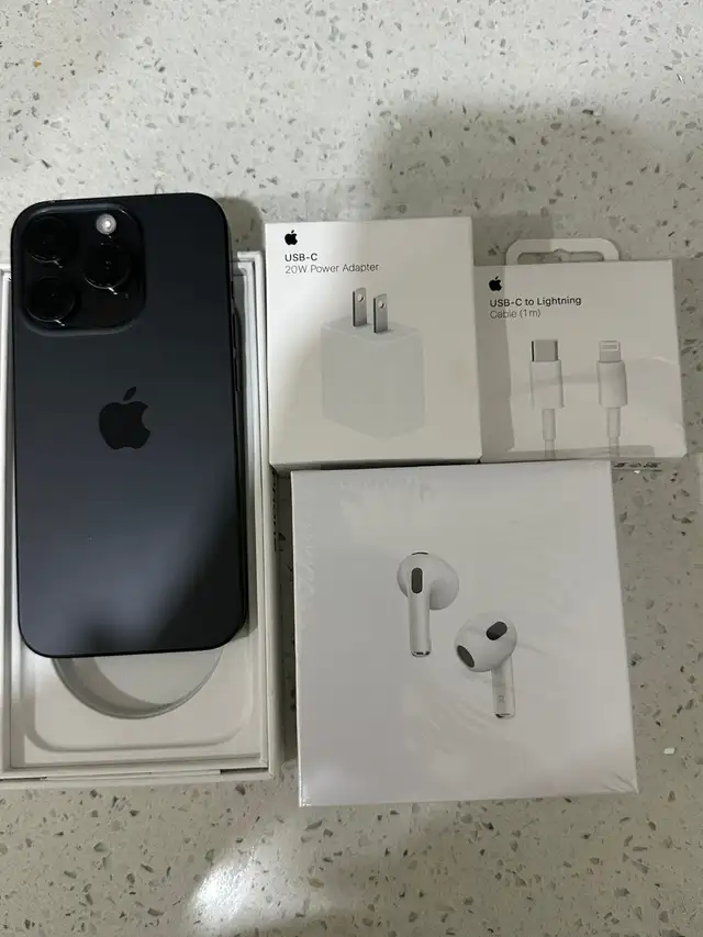 iPhone 15 Pro 256GB AirPods/Fast Charger/Delivery
