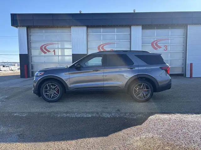 2026 Ford Explorer ST 400A - Photo 4