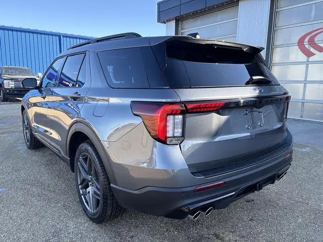 2026 Ford Explorer ST 400A - Photo 5