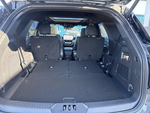 2026 Ford Explorer ST 400A - Photo 8