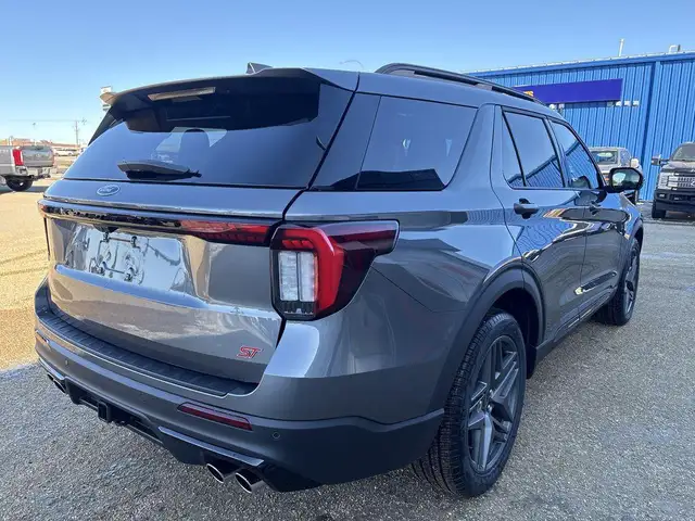 2026 Ford Explorer ST 400A - Photo 9