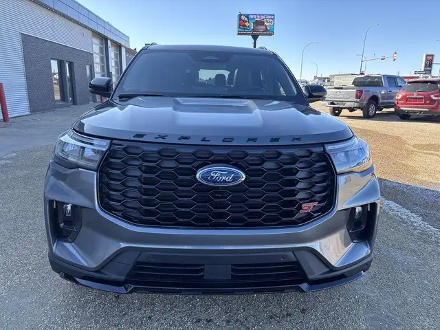 2026 Ford Explorer ST 400A - Photo 12