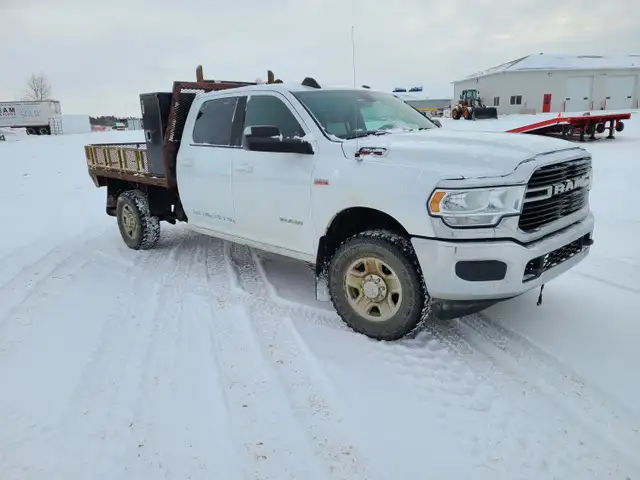 2021 Dodge Ram 3500 - Photo 2
