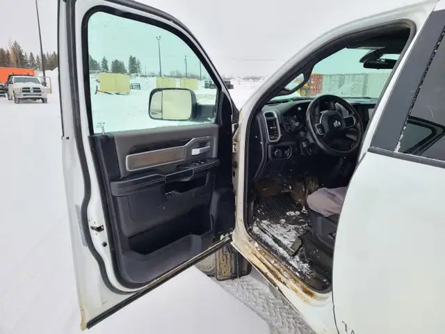2021 Dodge Ram 3500 - Photo 9