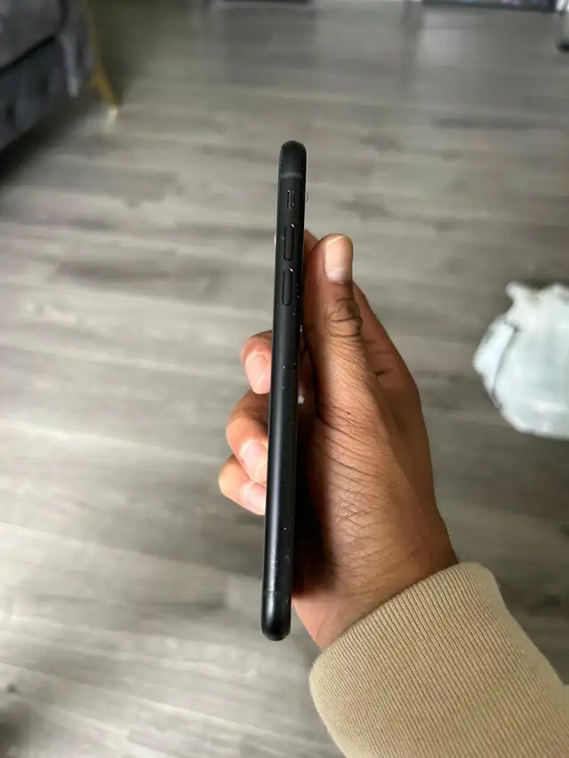 iPhone XR 256GB Unlocked - Photo 3