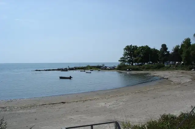 Parked trailer with add room and deck Lake Erie Austins park 49K - Photo 9
