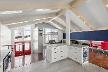 Beautifully Updated 5bdrm Family Home sitting on prime 2.5acres - Photo 2