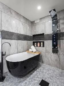 Beautifully Updated 5bdrm Family Home sitting on prime 2.5acres - Photo 8