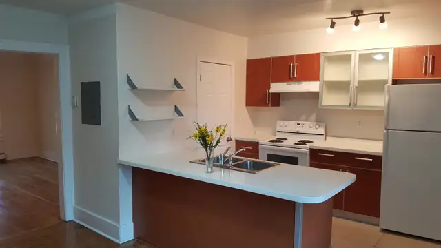 1614 Ontario St.  2 bedroom apartment available-move in ready. - Photo 8