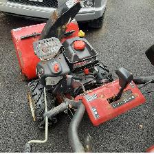 Briggs and Stratton Craftsman SnowBlower - Photo 3