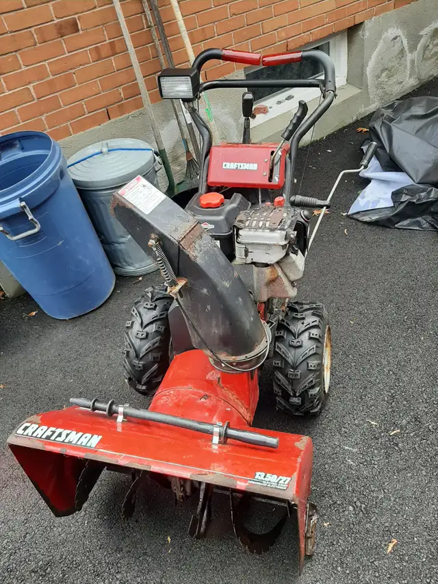 Briggs and Stratton Craftsman SnowBlower - Photo 4