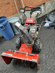 Briggs and Stratton Craftsman SnowBlower - Photo 4