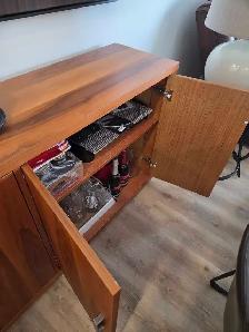 Beautiful Side Board/Hallway Cabinet - Photo 8