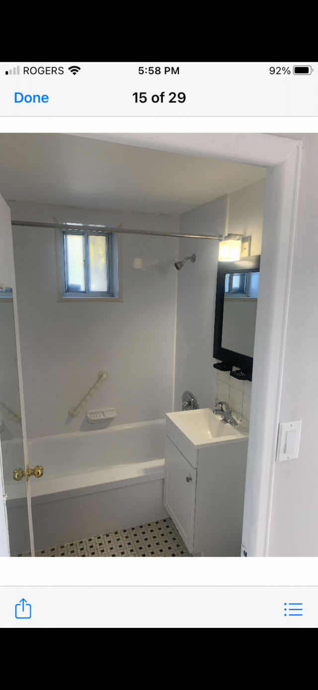 Spacious bachelor/ studio apartment-corner Dufferin & Davenport - Photo 3