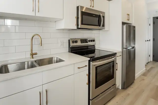 1 Bedroom Apartment! Available For April 1st!